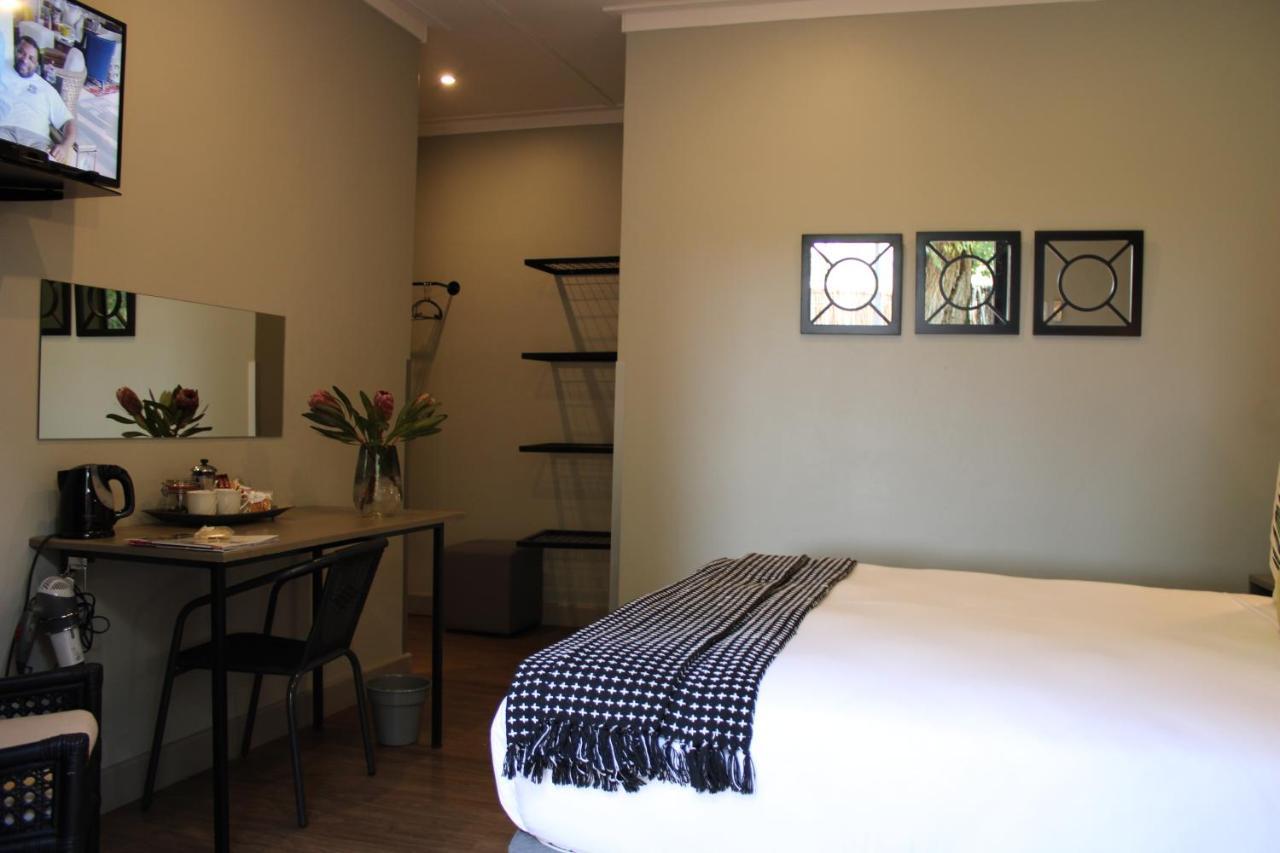 Pepper Tree Venue & Guesthouse Bloemfontein Esterno foto